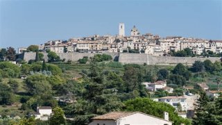 8 Majestic Walled Cities in France to Explore