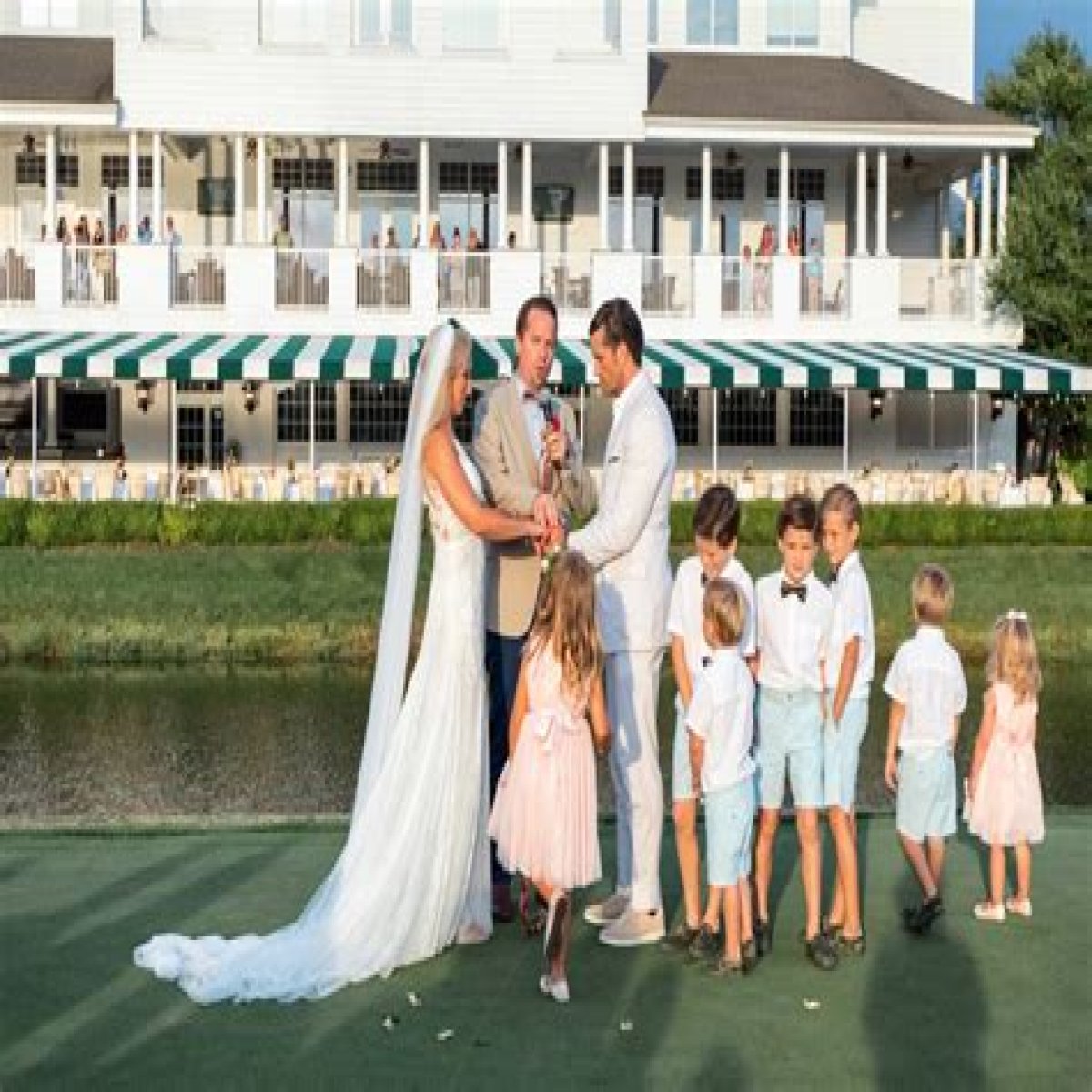 Ainsley Earhardt And Sean Hannity's Wedding Rumors Examined