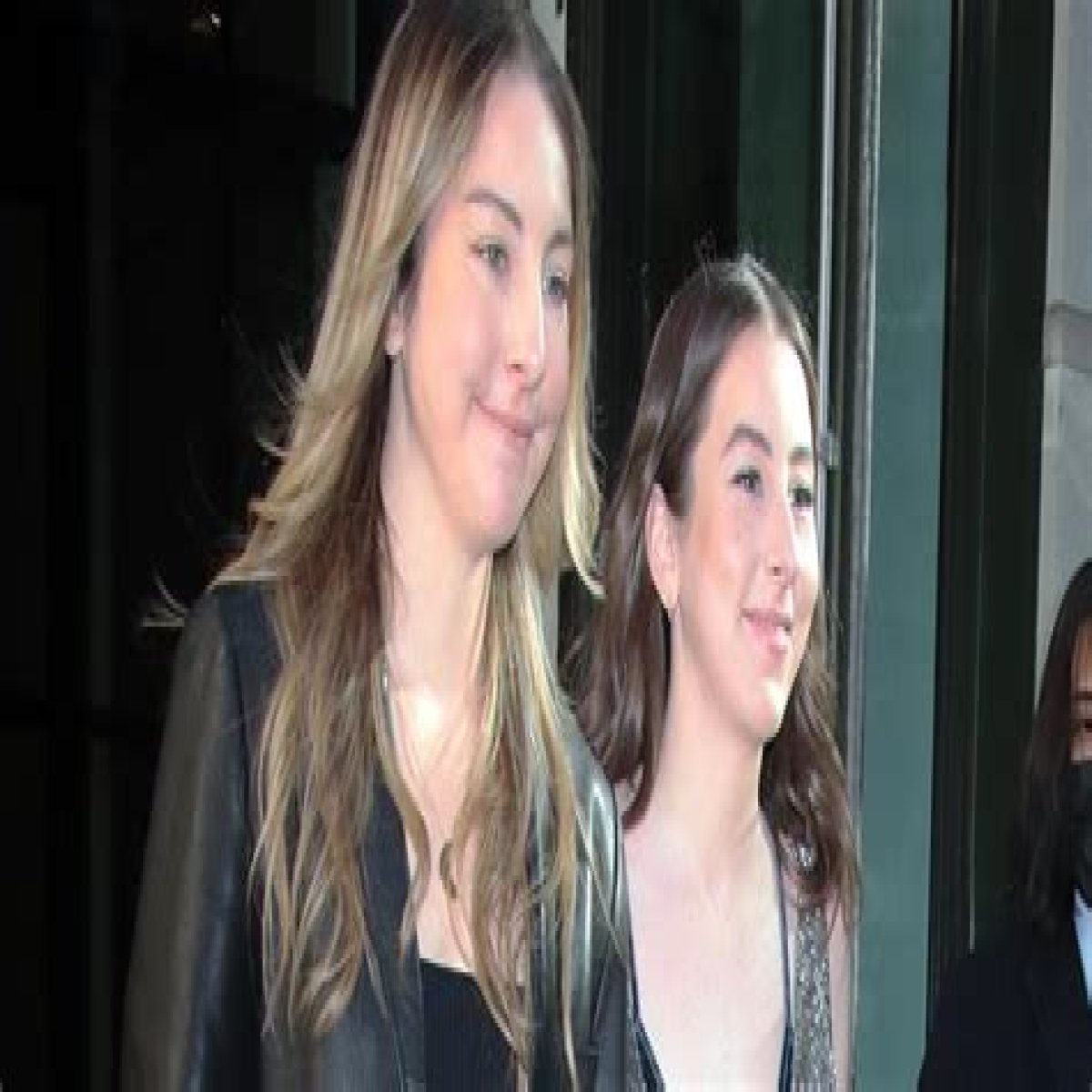 Alana Haim says orthodontists send her unsolicited DMs about her teeth