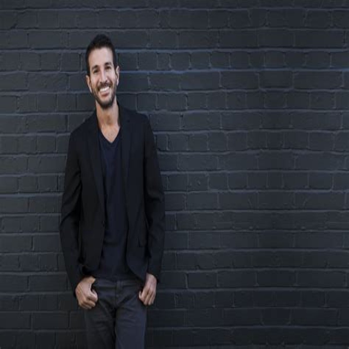 Alex Michaelides Biography, Age, Height, Wife, Net Worth, Family