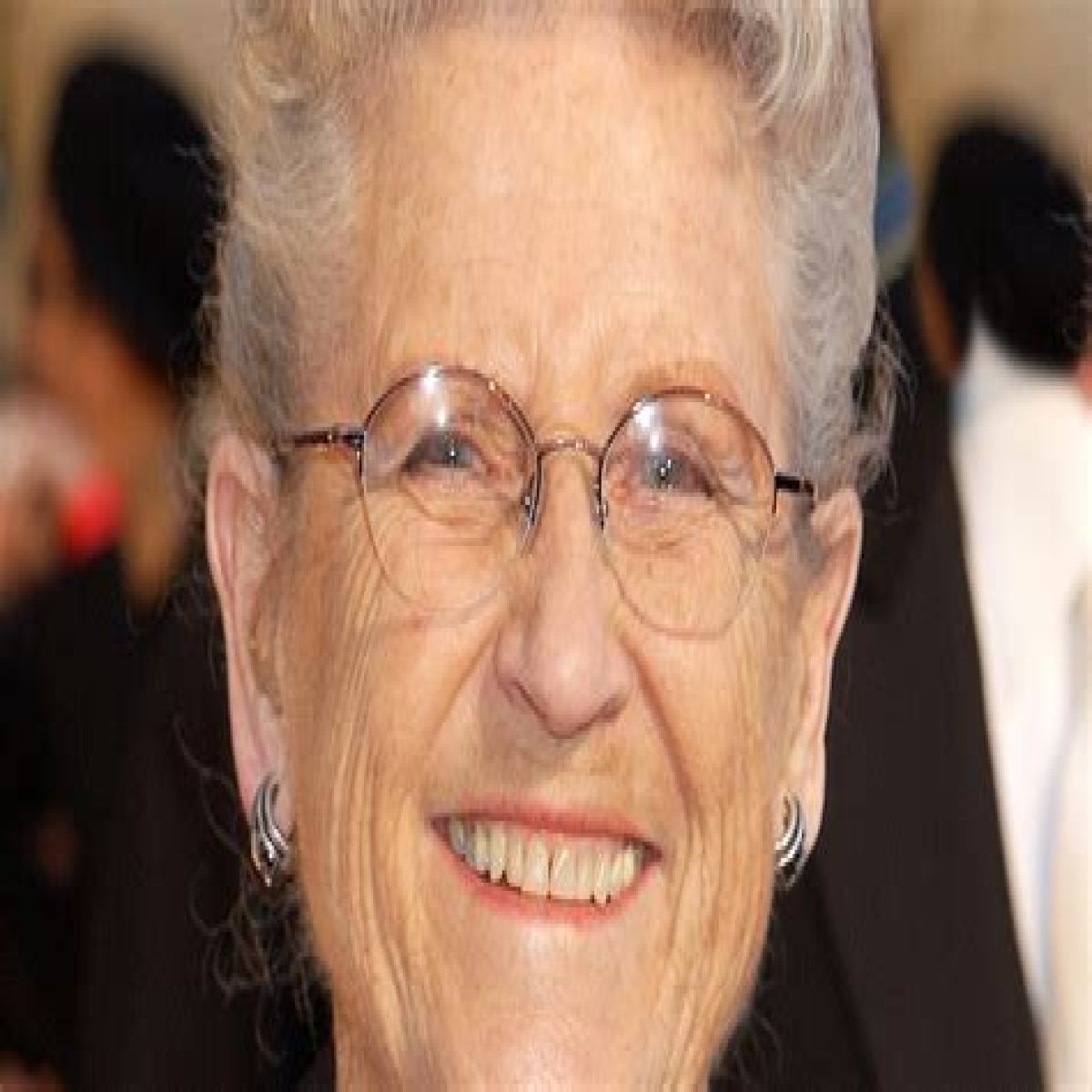 Ann B. Davis Dies: Brady Bunch's Alice Dead at 88
