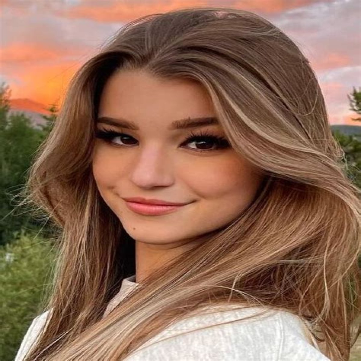 Brooke Monk Height: How Tall Is the TikTok Star?