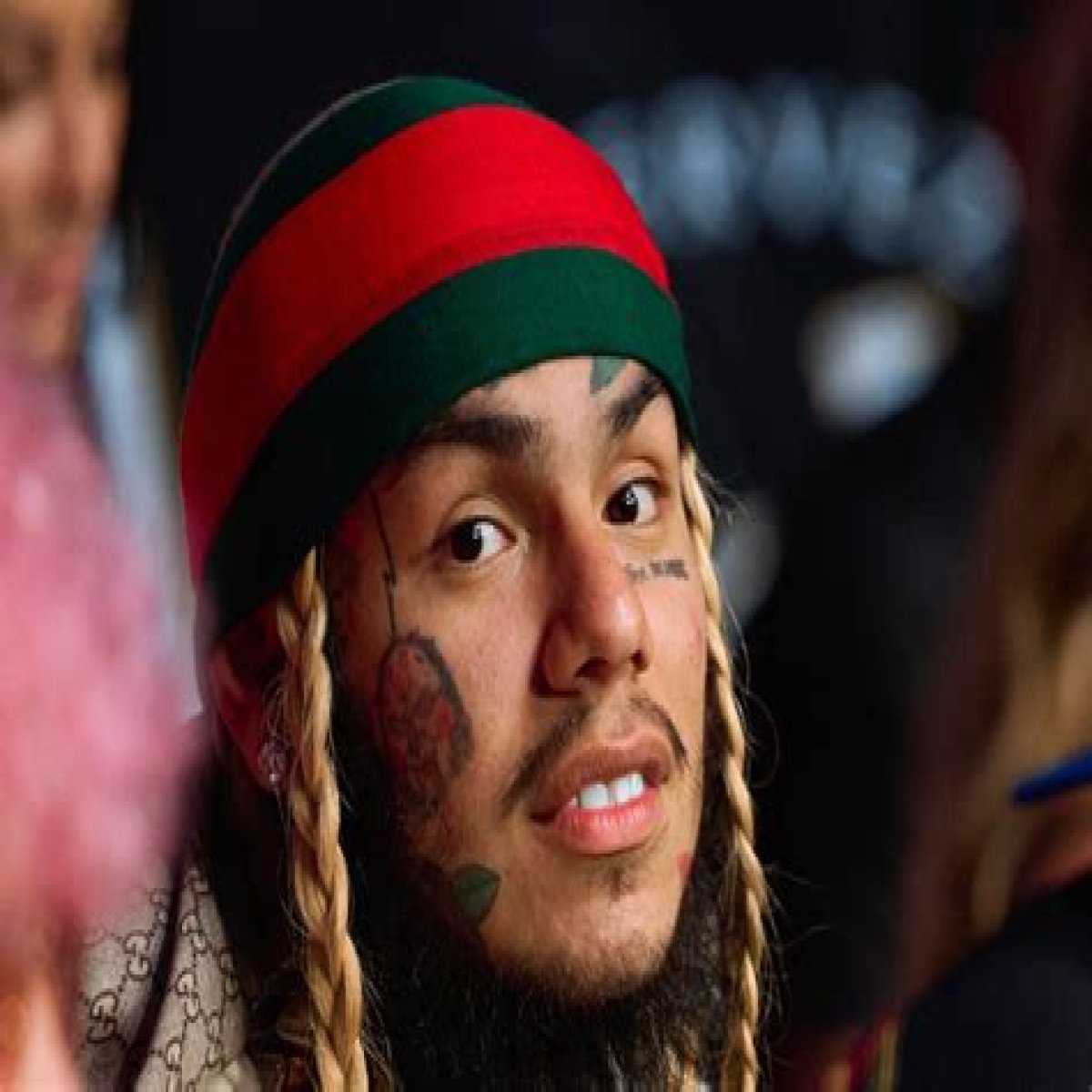 CNN.com - Eminem pleads 'no contest' to weapons charges