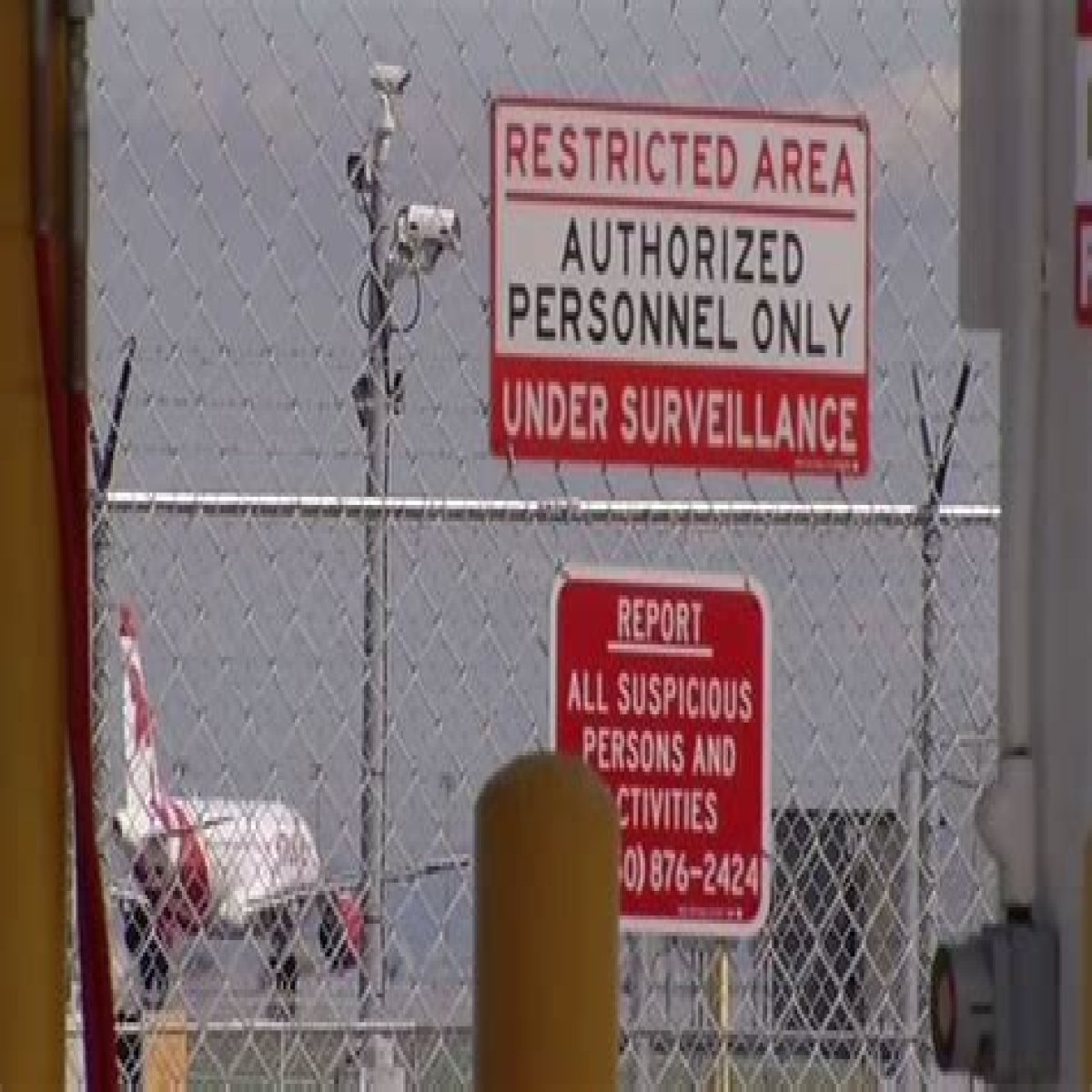 CNN.com - Security breach at San Francisco airport delays flights
