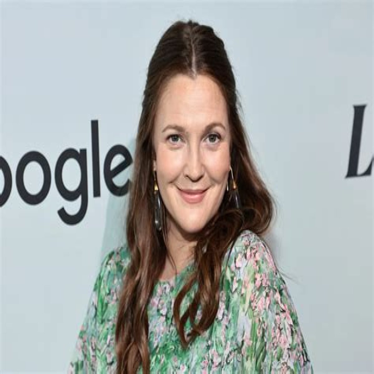 Drew Barrymore- Age, Height, Husband, Net Worth, Nationality
