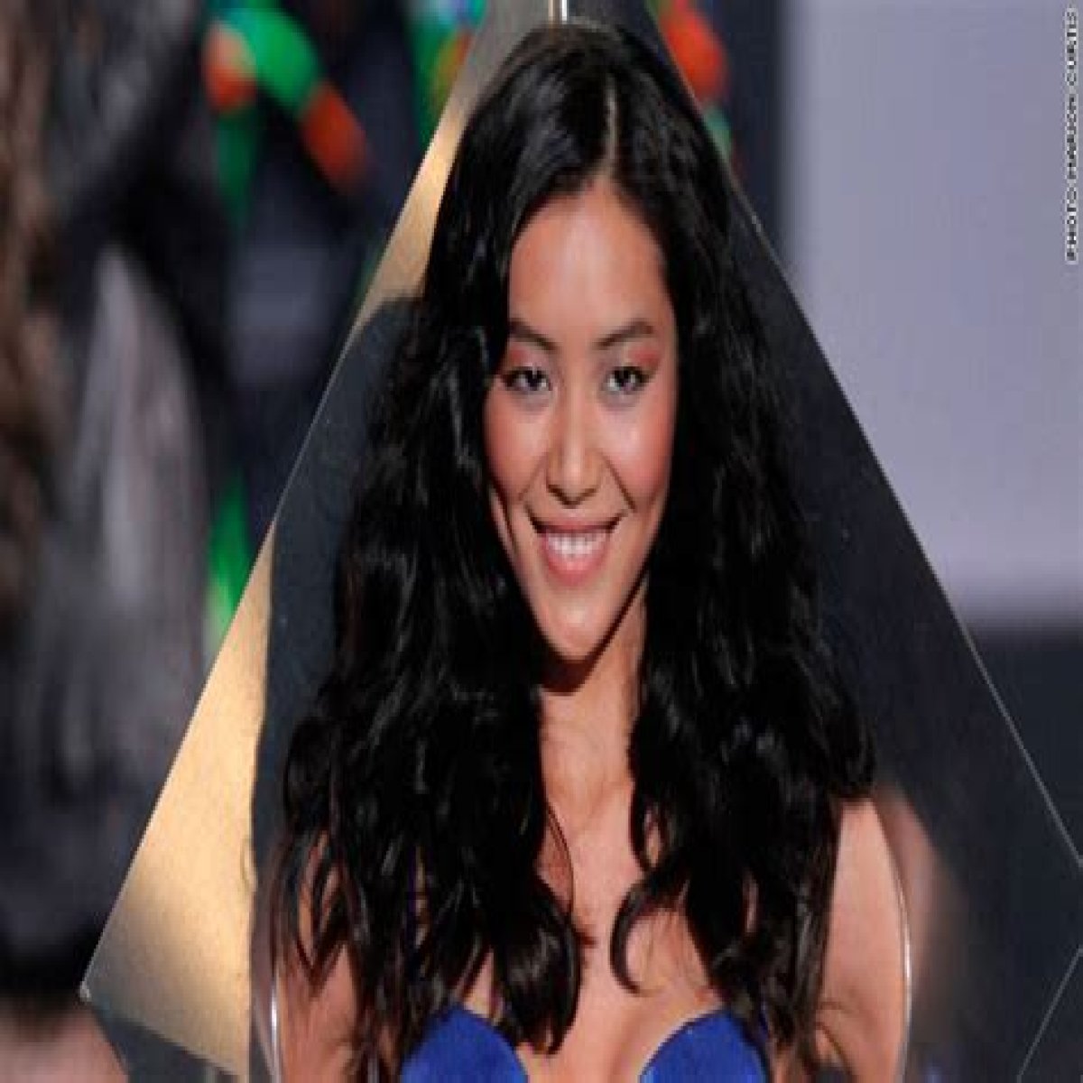 First Asian model on Victoria's Secret runway