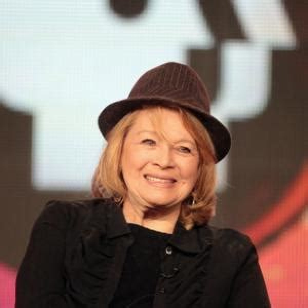 How Much Money Does Angie Dickinson Make? Latest Income Salary