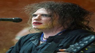 
How Much Money Does Robert Smith (musician) Make? Latest Income Salary
