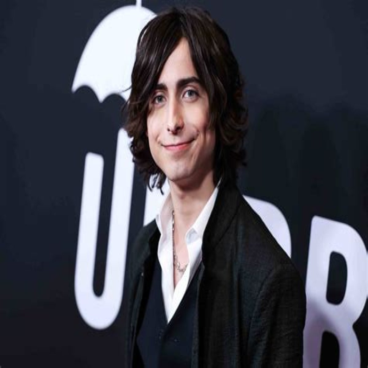 How tall is Aidan Gallagher