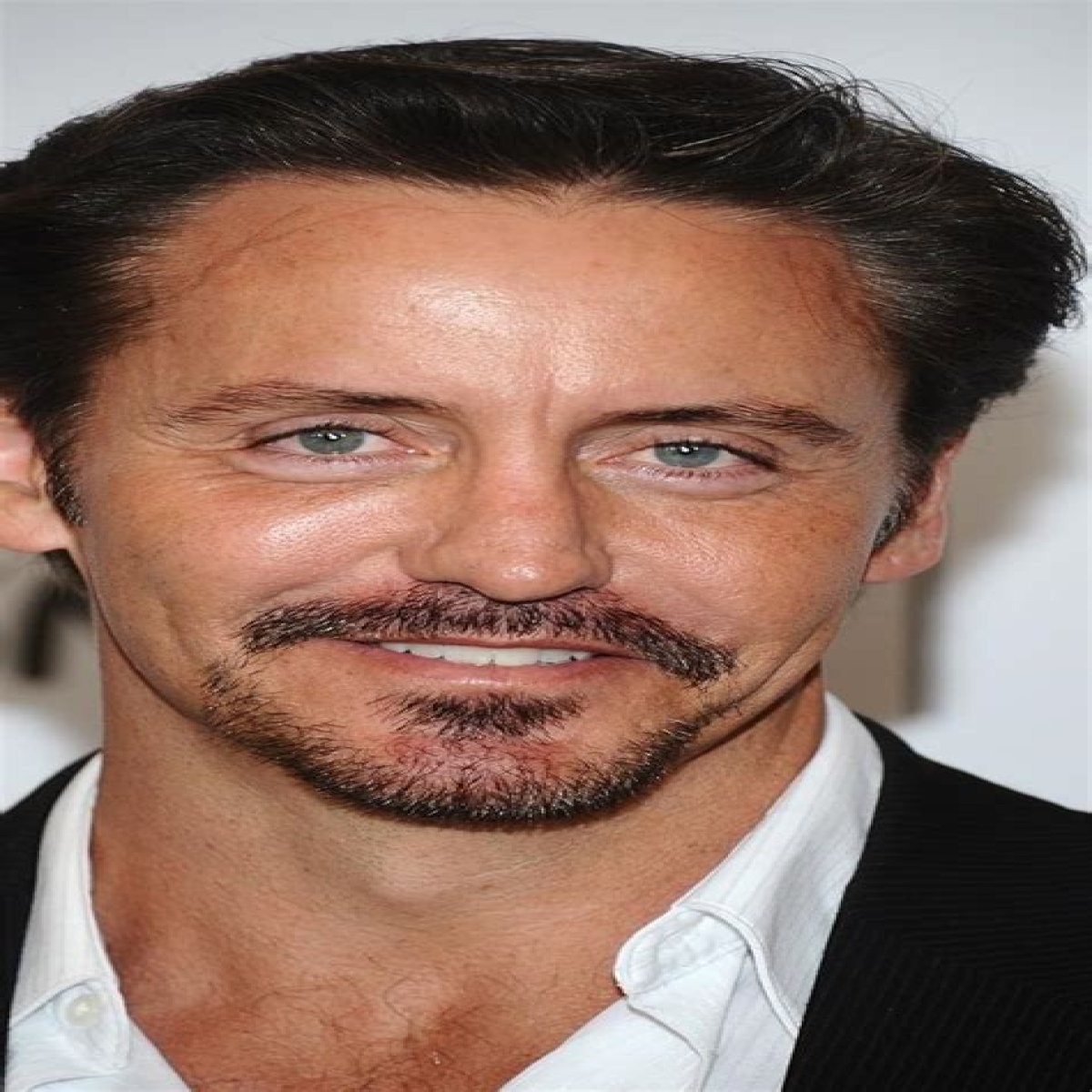 How tall is Charles Mesure