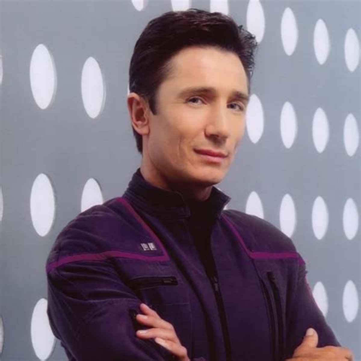 How tall is Dominic Keating