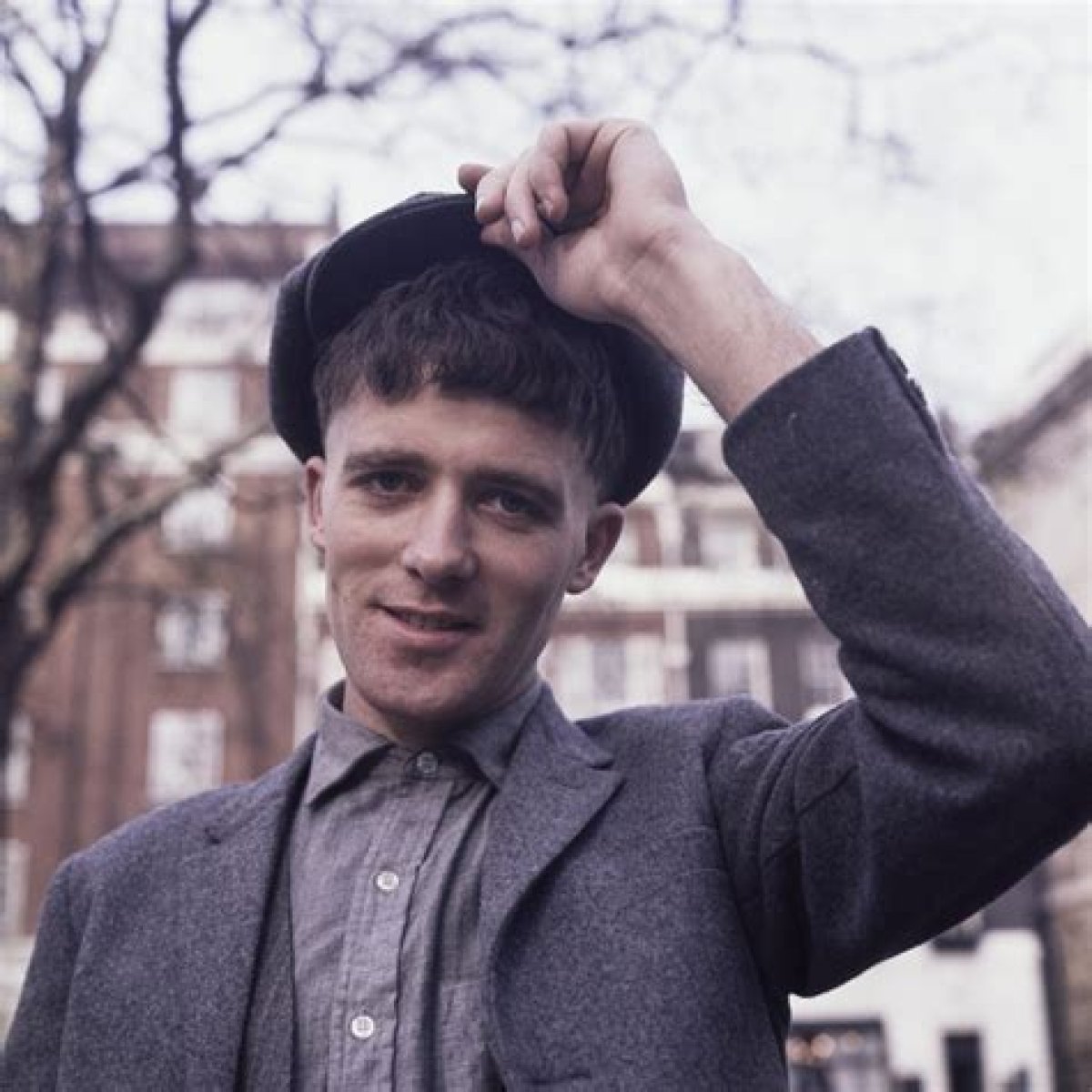 How tall is Gilbert O'Sullivan