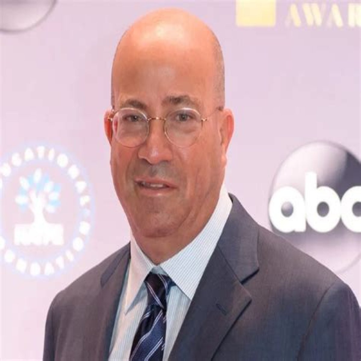 How tall is Jeff Zucker? Check out height and weight