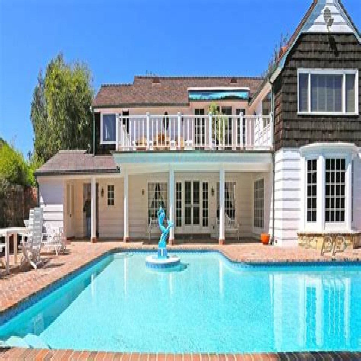 Jason Bateman buys Ernest Borgnine's estate