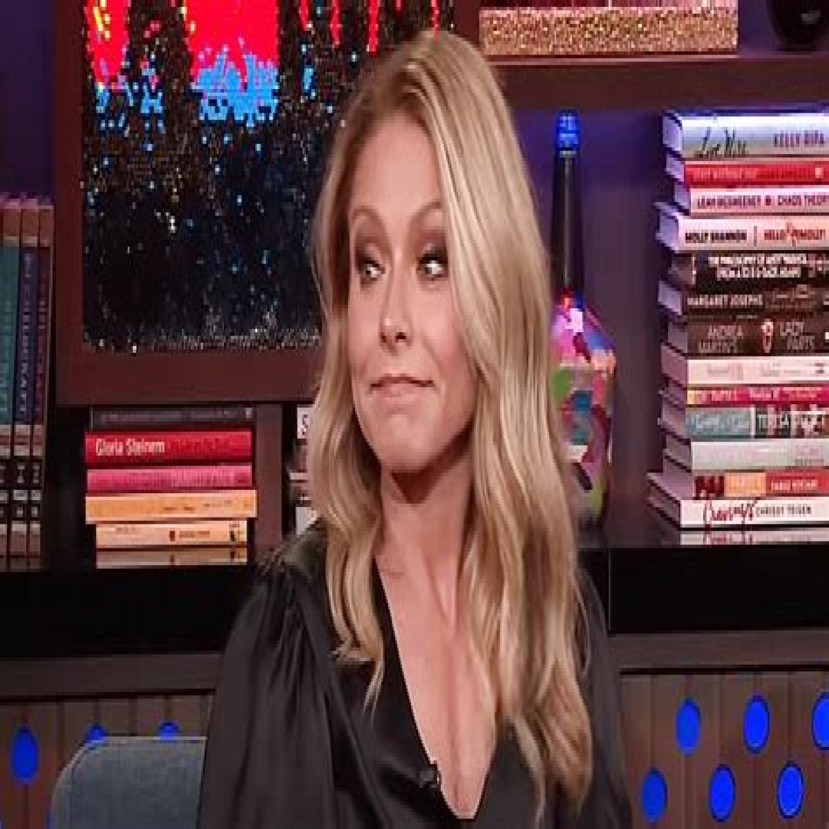 Kelly Ripa talks about how she gave up wine & all booze in 2017