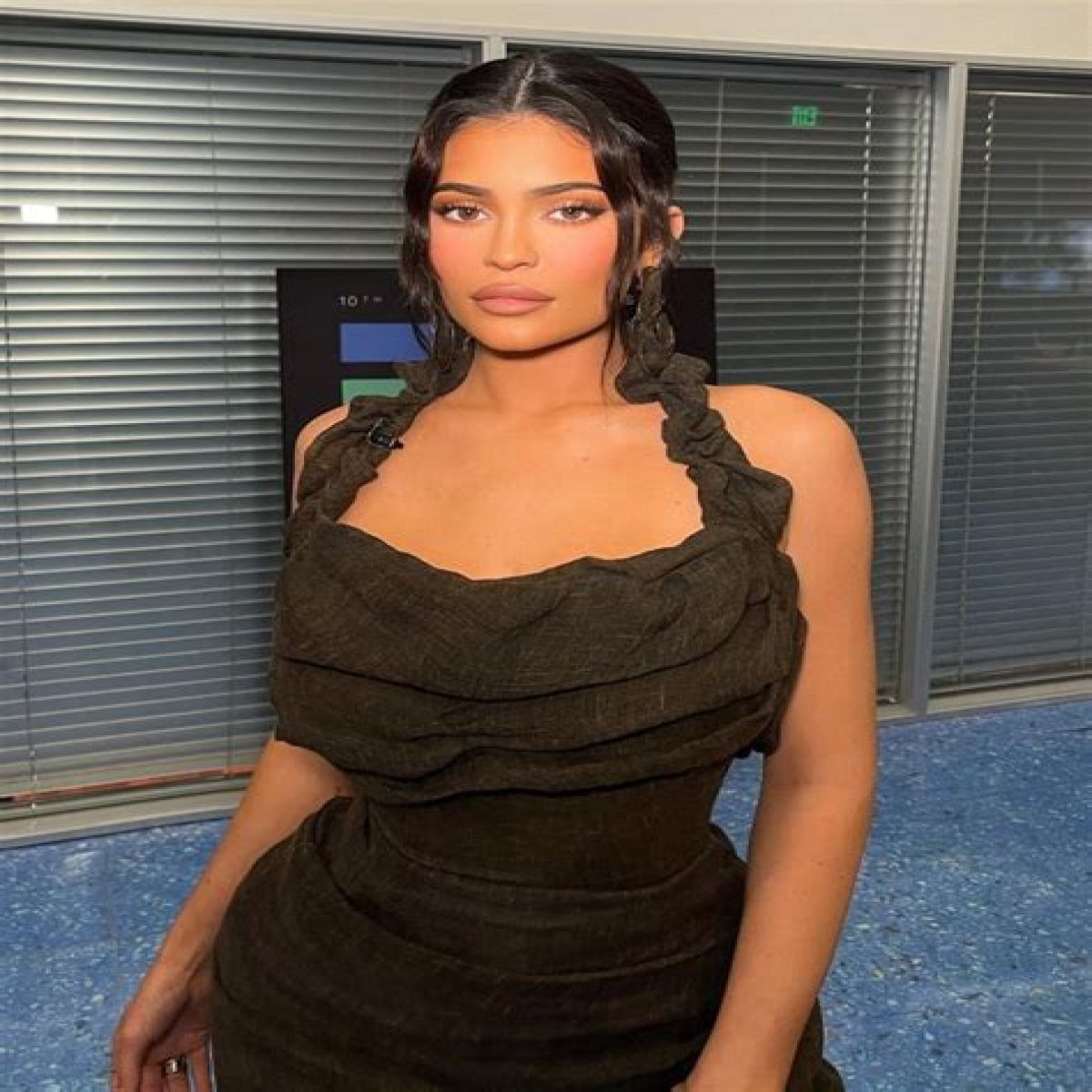 KUWTK: Kylie Jenner Looks Hot In THIS Summer Outfit!