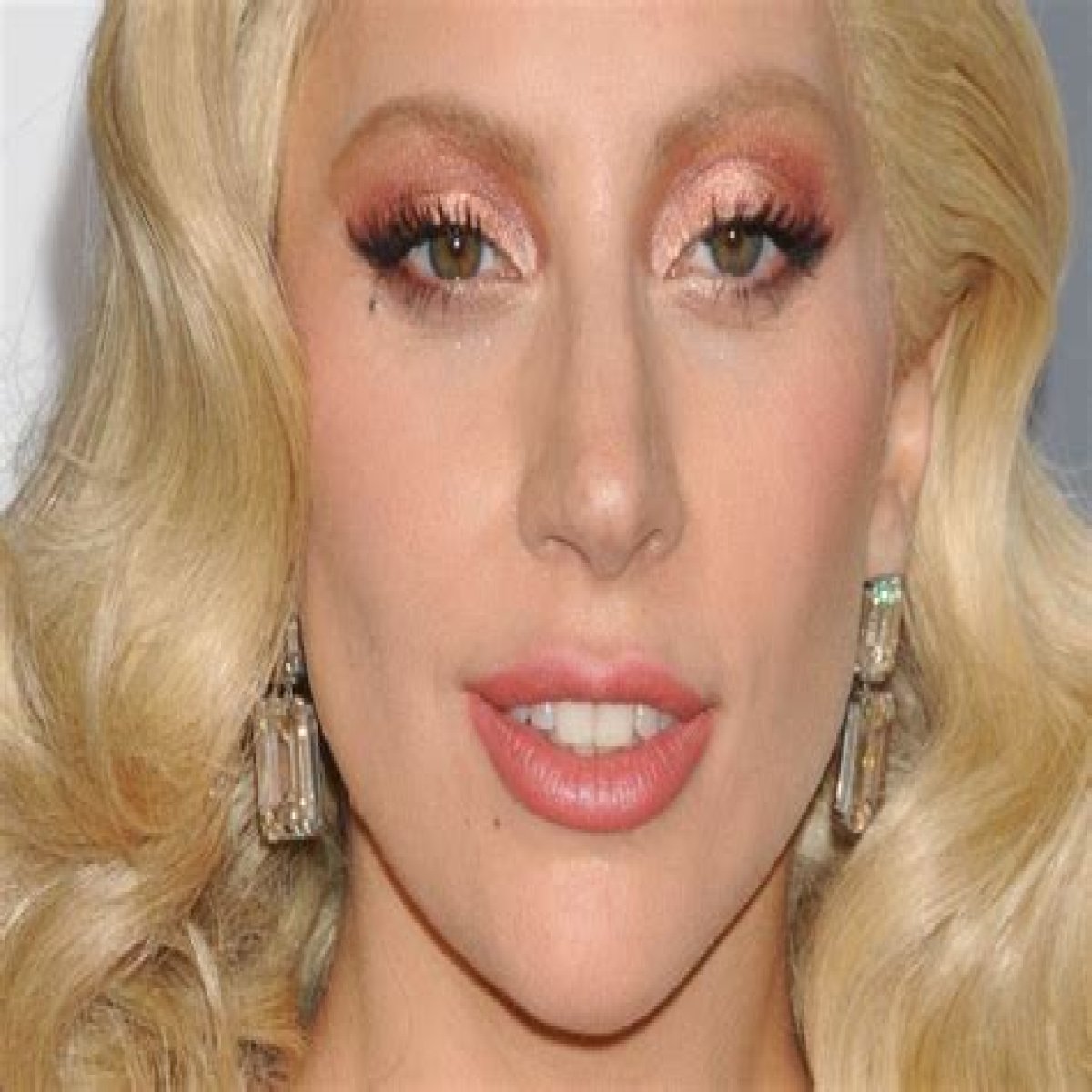 Lady Gaga does anime-eyes in Japan, for charity: busted or awesome?