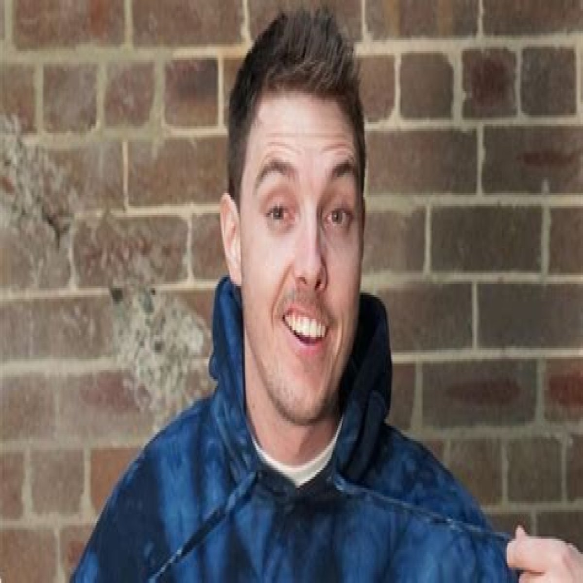 LazarBeam: YouTuber, Age, Height, Girlfriend, Free Guy, Net Worth !