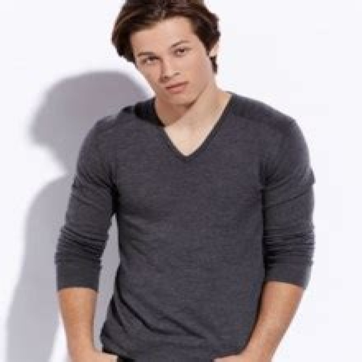 Leo Howard dishes on working with Olivia Holt and Liza Koshy!