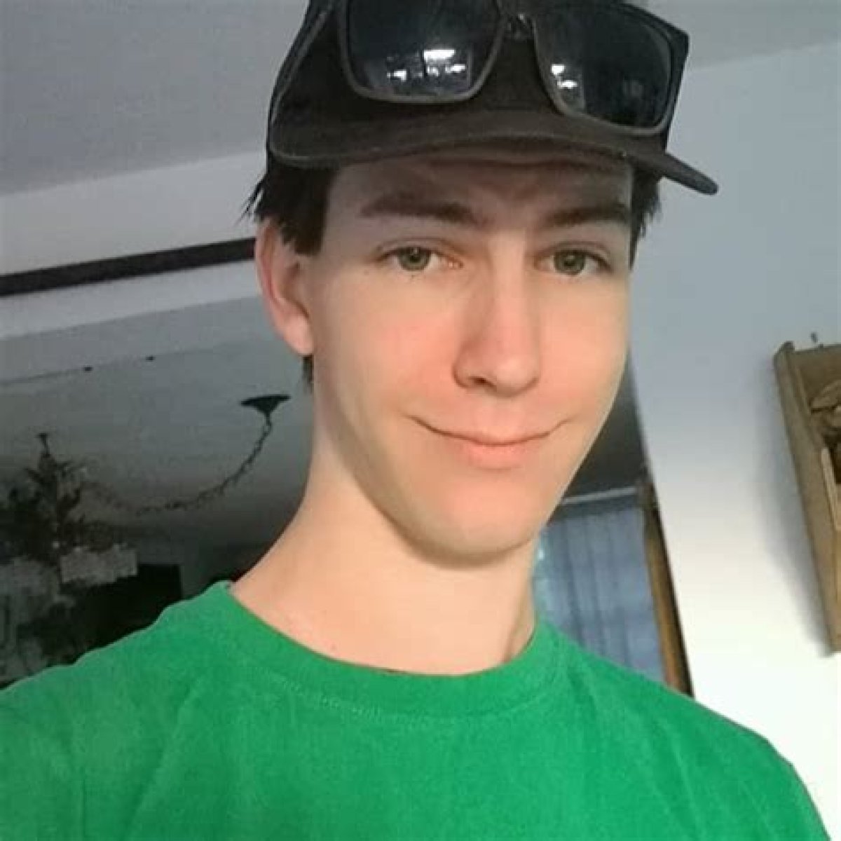 Mike Myke (YouTube Star) - Age, Birthday, Bio, Facts, Family, Net Worth, Height & More