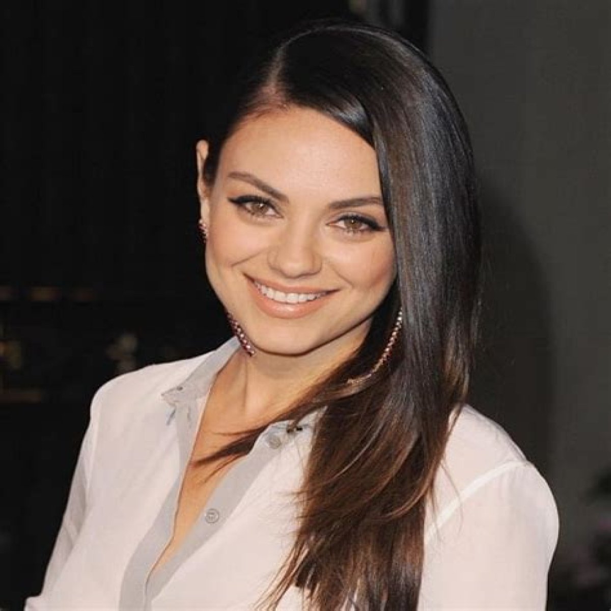 Mila Kunis: Actress, Age, Height, Husband, Kids, Net Worth !