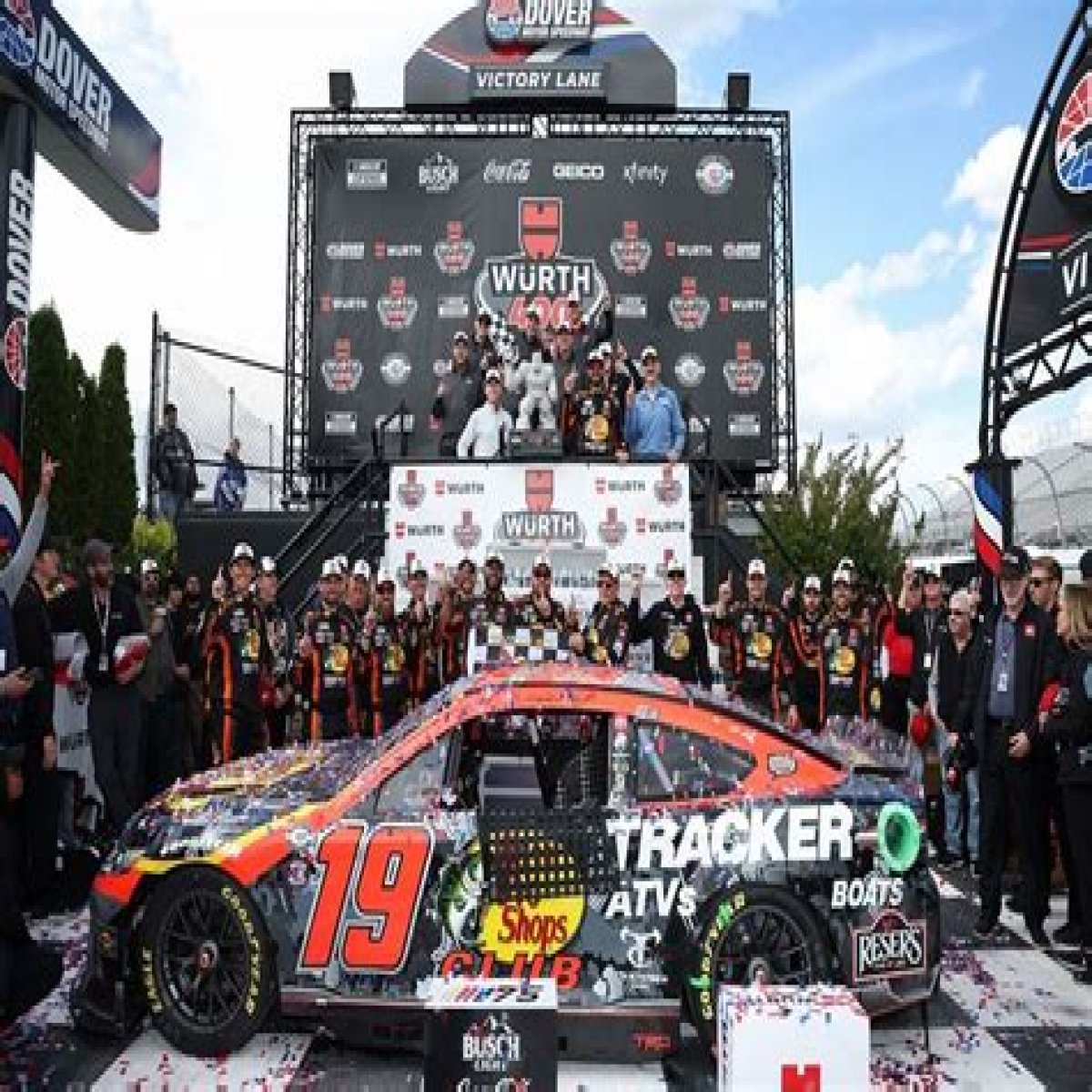 NASCAR: Martin Truex Jr Wins Wurth 400 at Dover Motor Speedway – Full Race Results | NASCAR