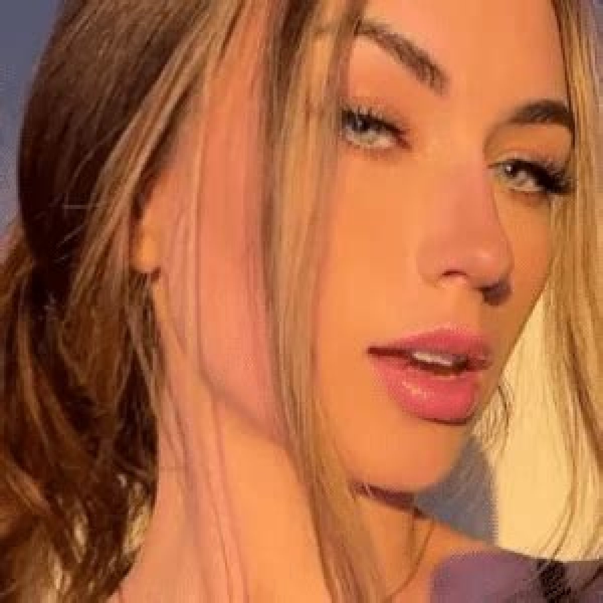 Noturhoneybb: TikTok Star, Real Name, Viral Video, Controversy, Age, Height, Boyfriend, Family, Net worth, Bio