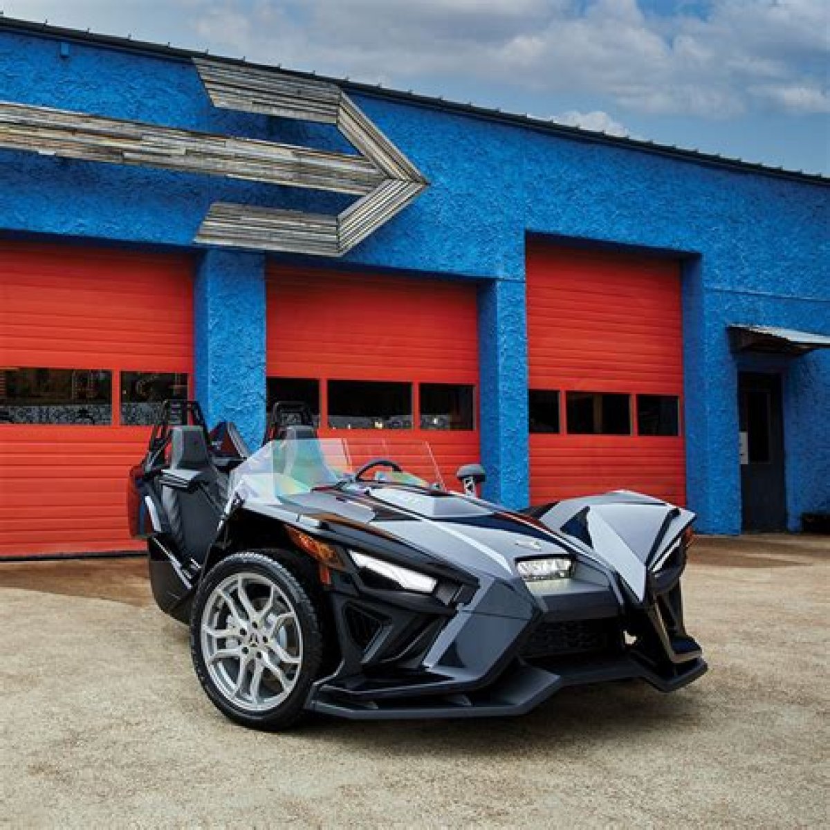 Polaris Slingshot Is a 3-Wheeled Go-Kart for Adults