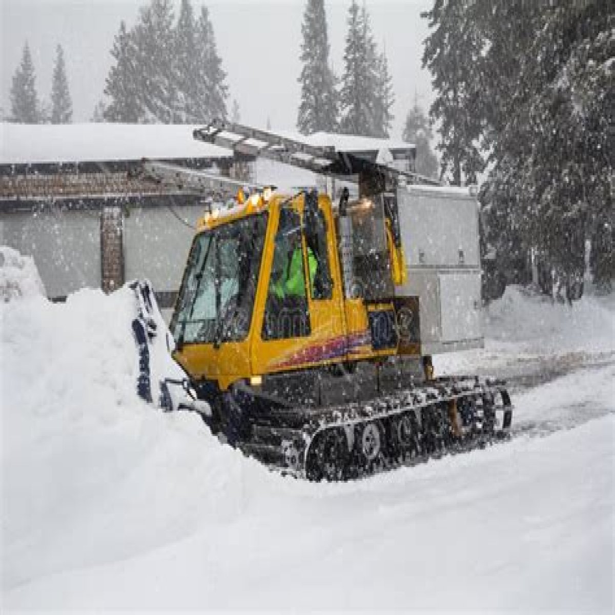 Snow-removing vehicle