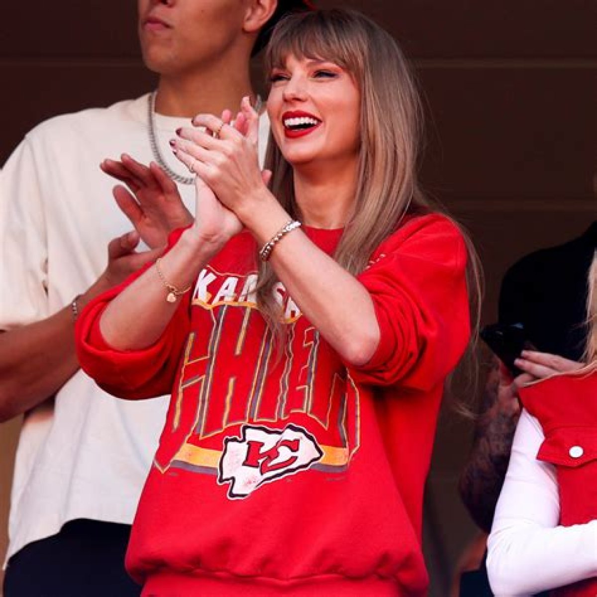 Taylor Swift Got Booed While Cheering on Travis Kelce at a Chiefs Game