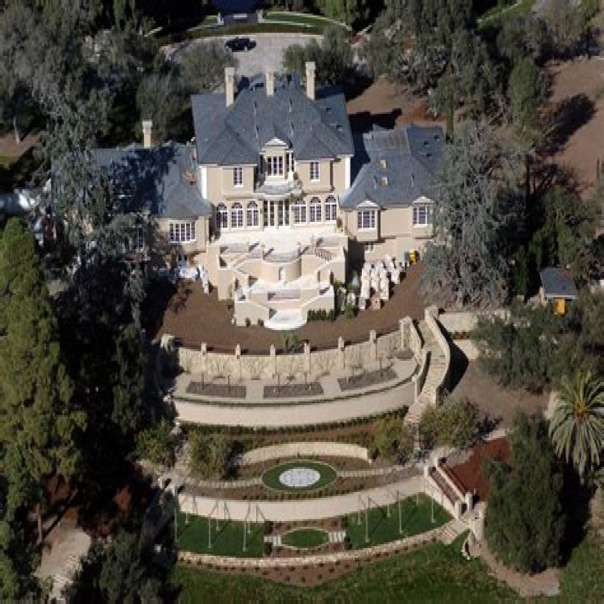 TMZ: The Sussexes bought a $10 million home in Montecito, close to Oprah
