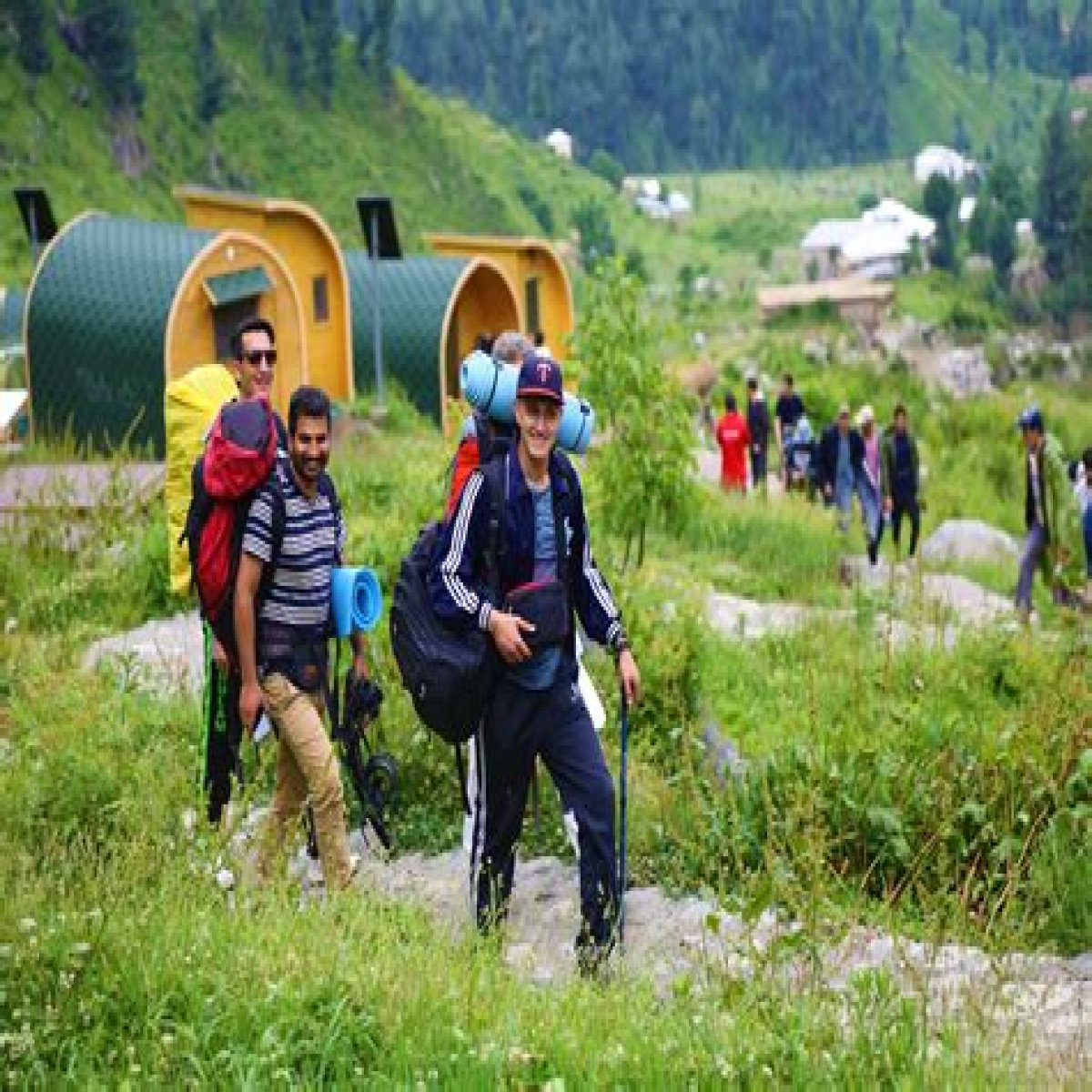 ___-tourism (sightseeing done in an Earth-friendly manner)