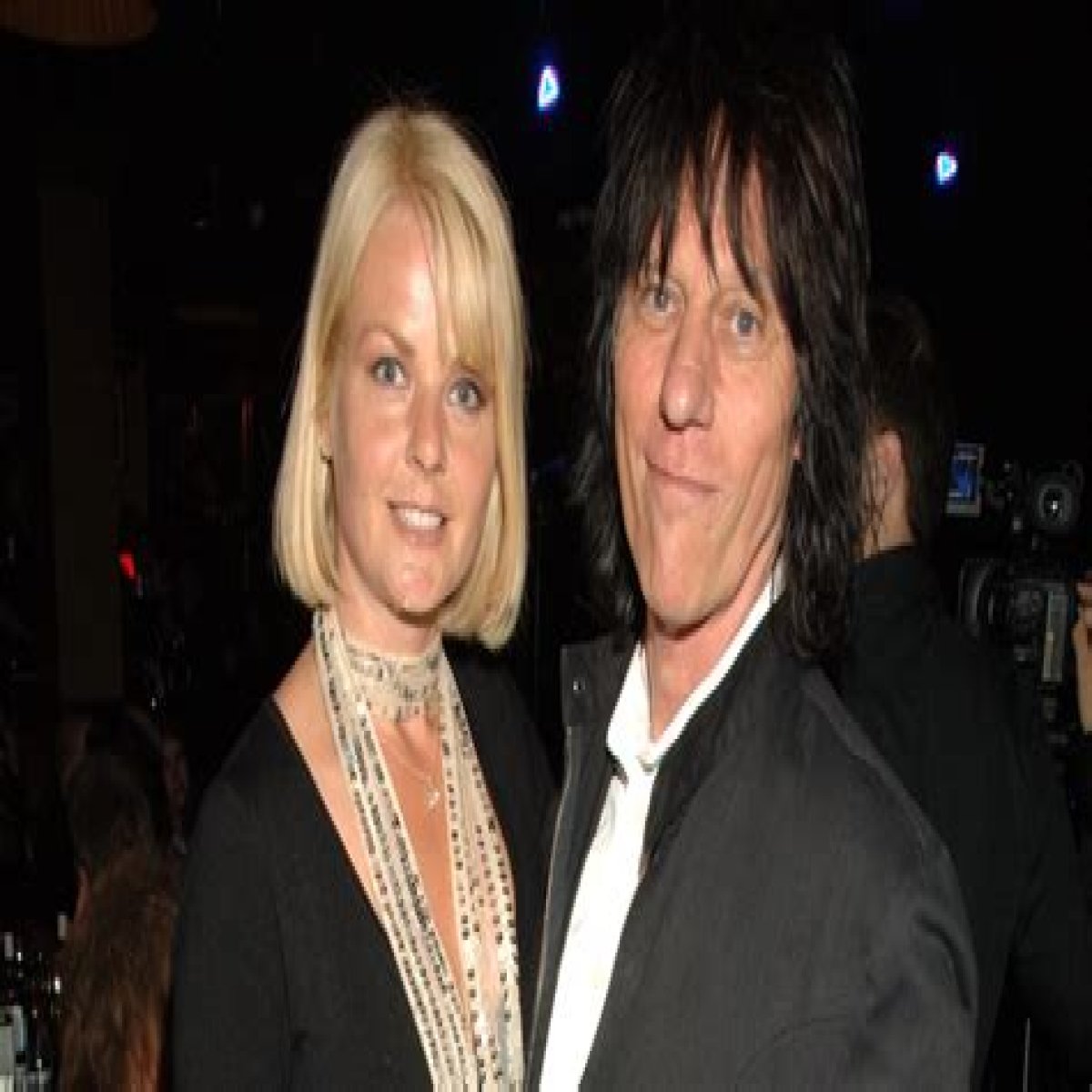 Who is Jeff Beck wife Sandra Cash?